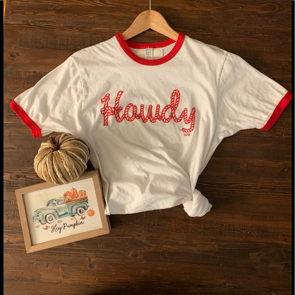 HOWDY TEE 🐎 🤠 👢